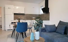 LOOT: Moderne Wohnung / Zentral
